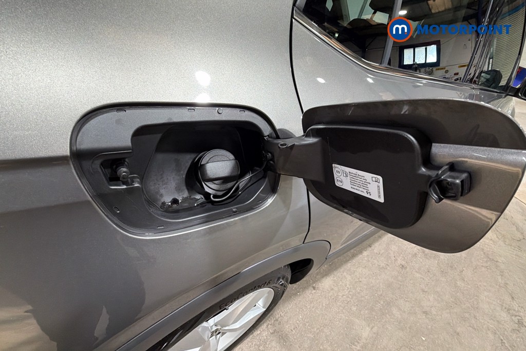 Volkswagen T-Cross SEL Manual Petrol SUV - Stock Number (1642137) - 41st supplementary image