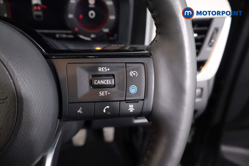 Nissan Qashqai Tekna Manual Petrol SUV - Stock Number (1642151) - 8th supplementary image