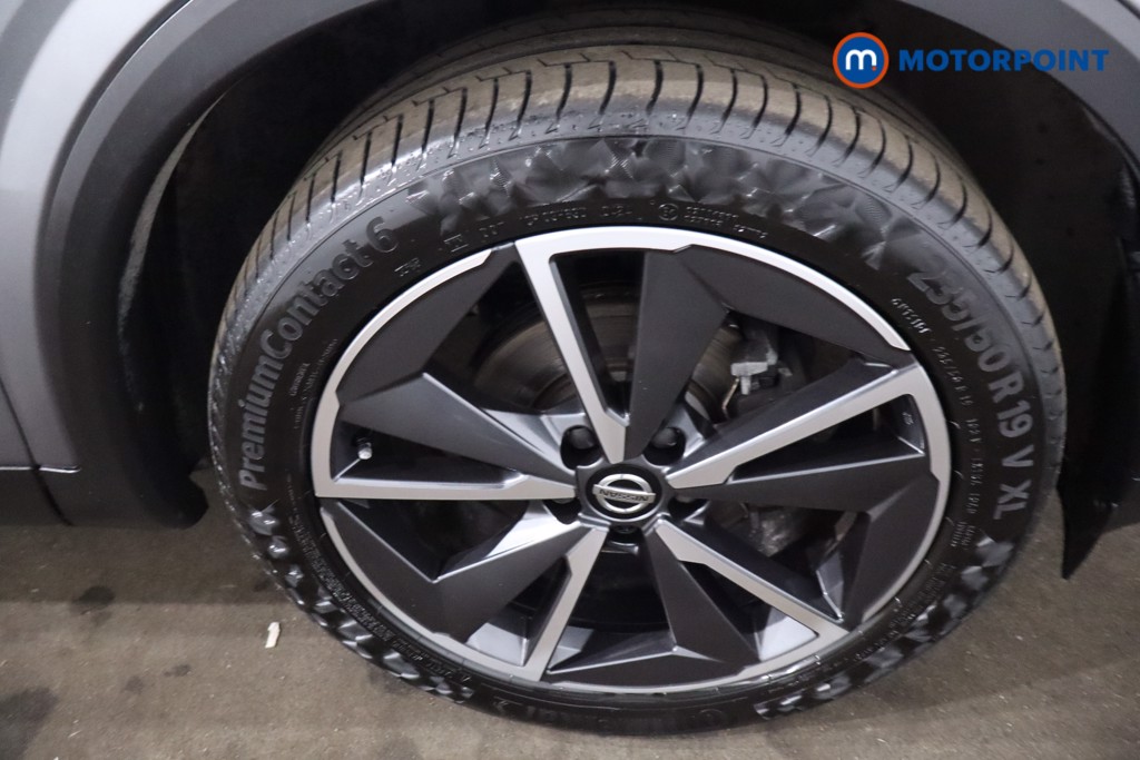 Nissan Qashqai Tekna Manual Petrol SUV - Stock Number (1642151) - 9th supplementary image