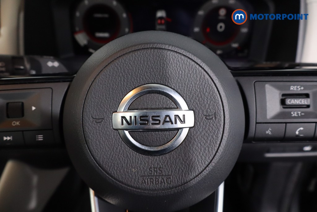 Nissan Qashqai Tekna Manual Petrol SUV - Stock Number (1642151) - 13th supplementary image