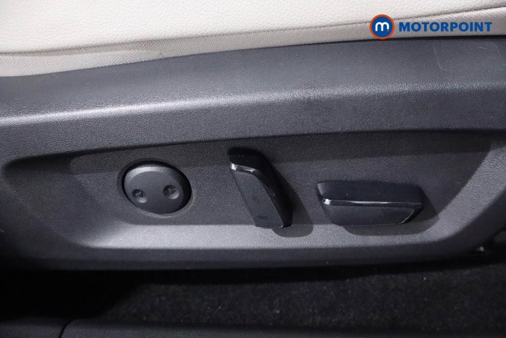 Nissan Qashqai Tekna Manual Petrol SUV - Stock Number (1642151) - 22nd supplementary image