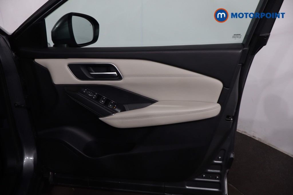 Nissan Qashqai Tekna Manual Petrol SUV - Stock Number (1642151) - 23rd supplementary image