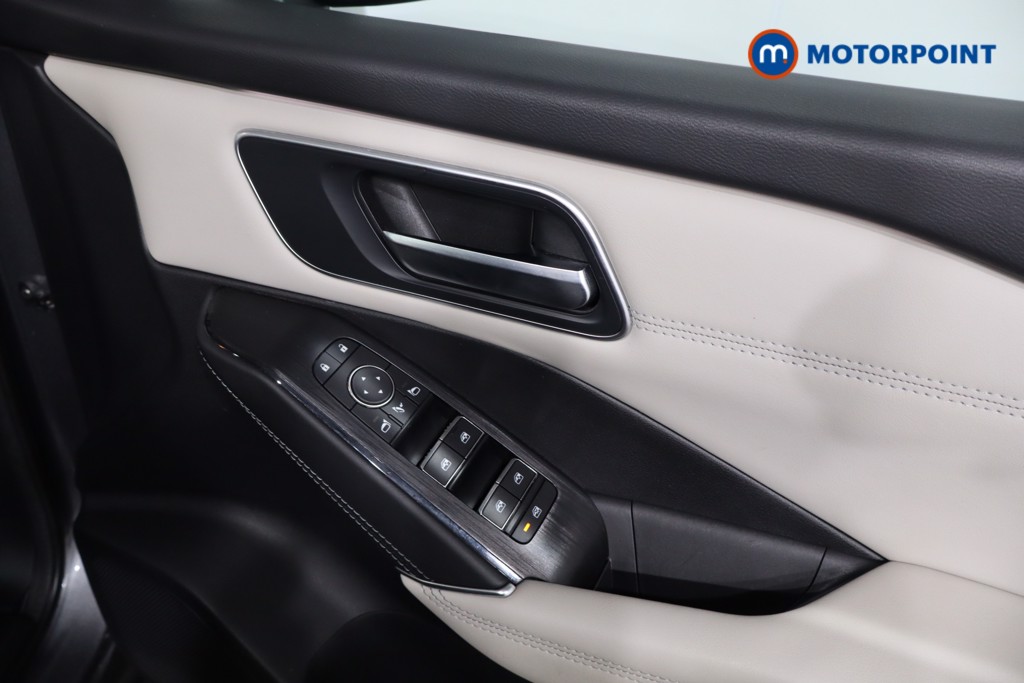 Nissan Qashqai Tekna Manual Petrol SUV - Stock Number (1642151) - 24th supplementary image