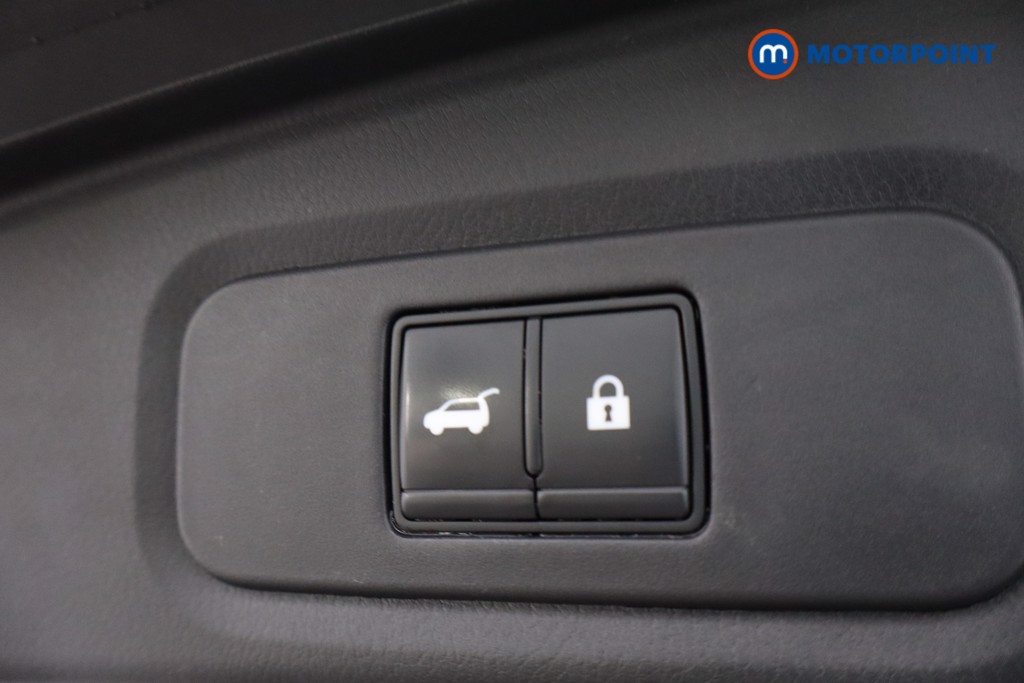 Nissan Qashqai Tekna Manual Petrol SUV - Stock Number (1642151) - 40th supplementary image