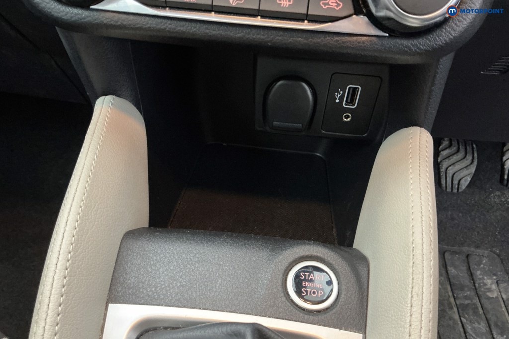 Nissan Micra Acenta Manual Petrol Hatchback - Stock Number (1603090) - 16th supplementary image