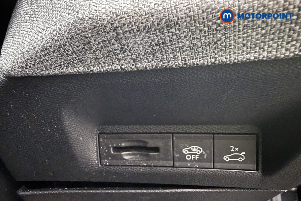 Peugeot 3008 GT Automatic Electric SUV - Stock Number (1609503) - 17th supplementary image