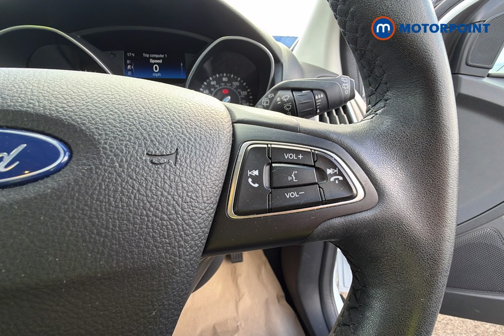 Ford Focus Titanium Manual Petrol Hatchback - Stock Number (1621730) - 4th supplementary image
