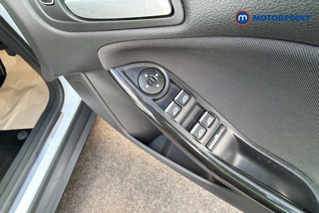 Ford Focus Titanium Manual Petrol Hatchback - Stock Number (1621730) - 20th supplementary image