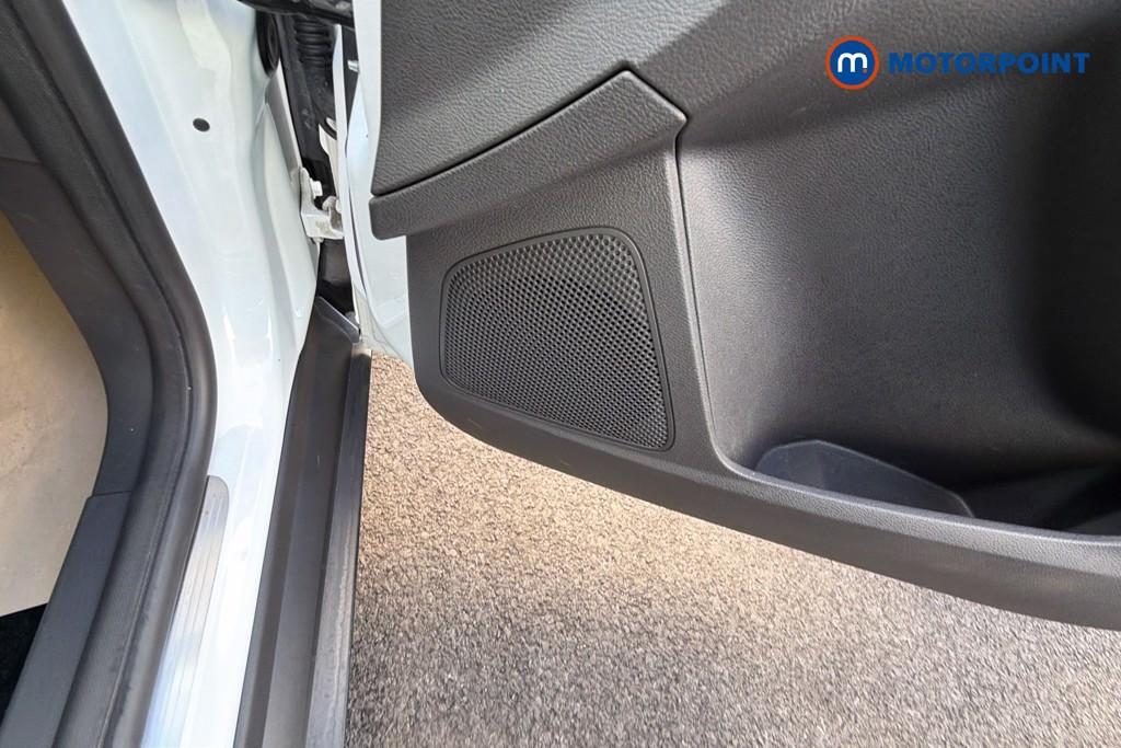 Ford Focus Titanium Manual Petrol Hatchback - Stock Number (1621730) - 21st supplementary image
