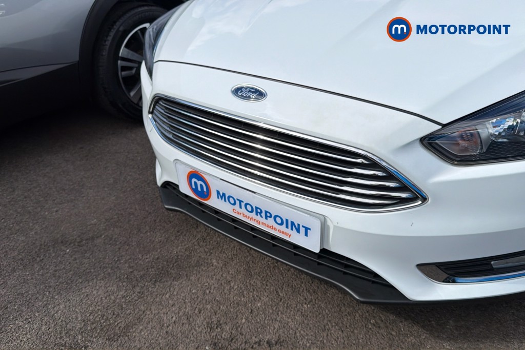 Ford Focus Titanium Manual Petrol Hatchback - Stock Number (1621730) - 45th supplementary image