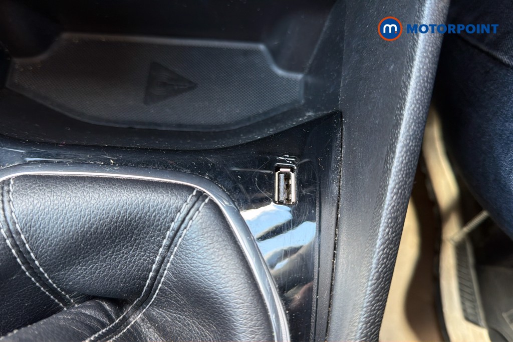 Ford Fiesta Zetec Manual Petrol Hatchback - Stock Number (1629259) - 17th supplementary image