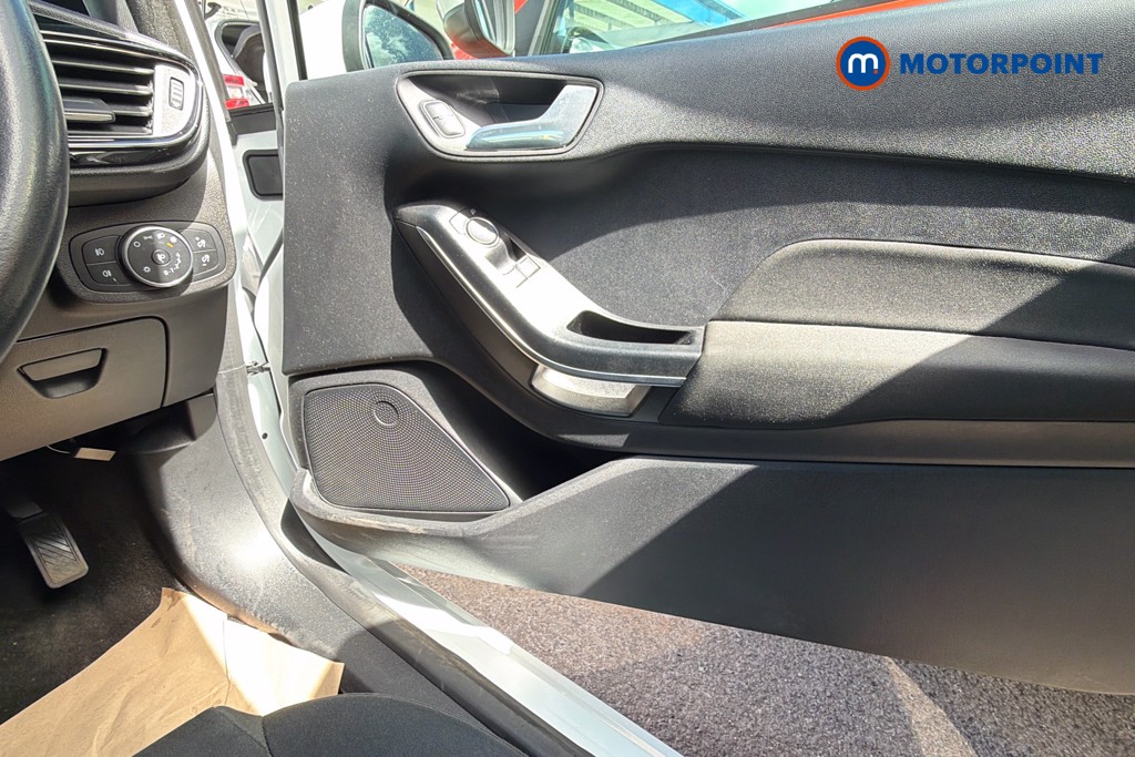 Ford Fiesta Zetec Manual Petrol Hatchback - Stock Number (1629259) - 19th supplementary image