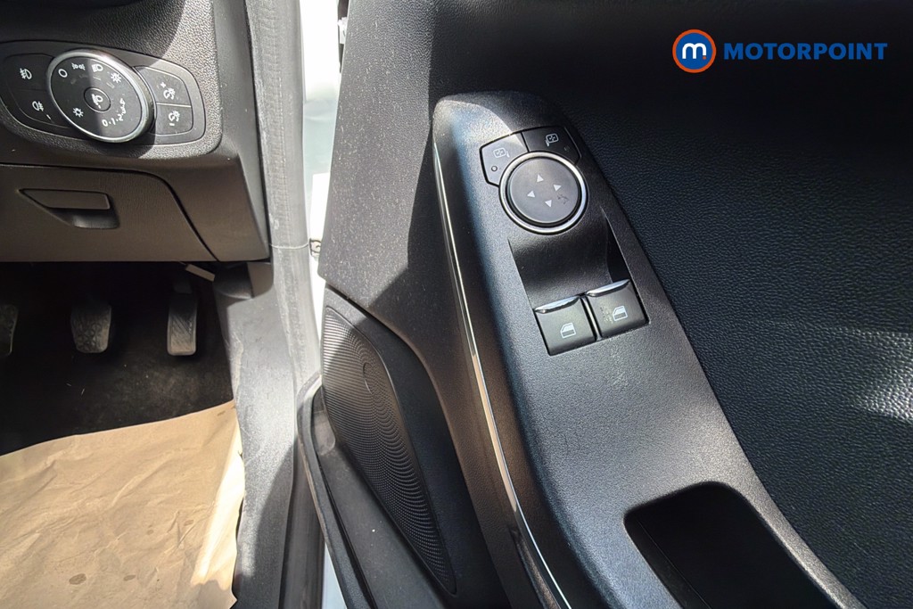 Ford Fiesta Zetec Manual Petrol Hatchback - Stock Number (1629259) - 20th supplementary image