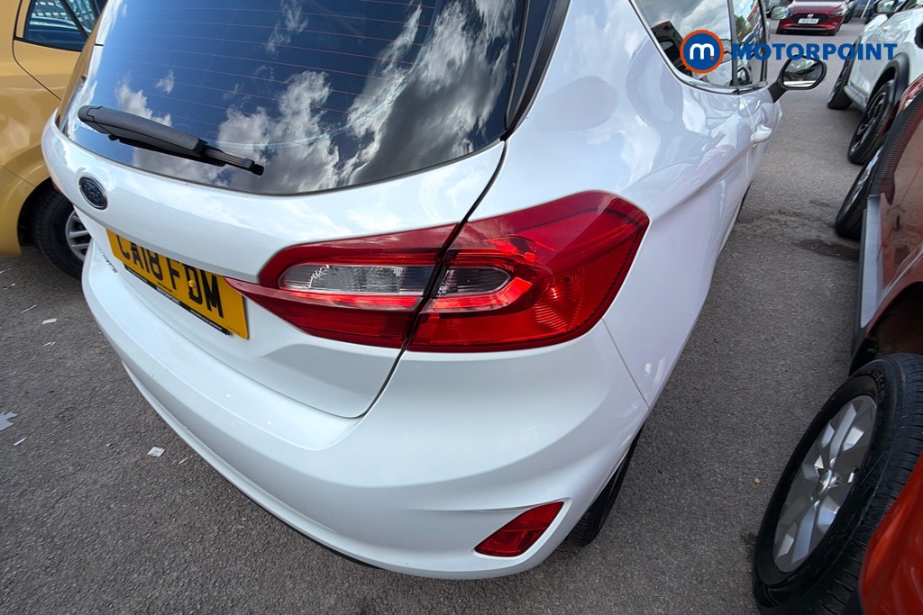 Ford Fiesta Zetec Manual Petrol Hatchback - Stock Number (1629259) - 38th supplementary image