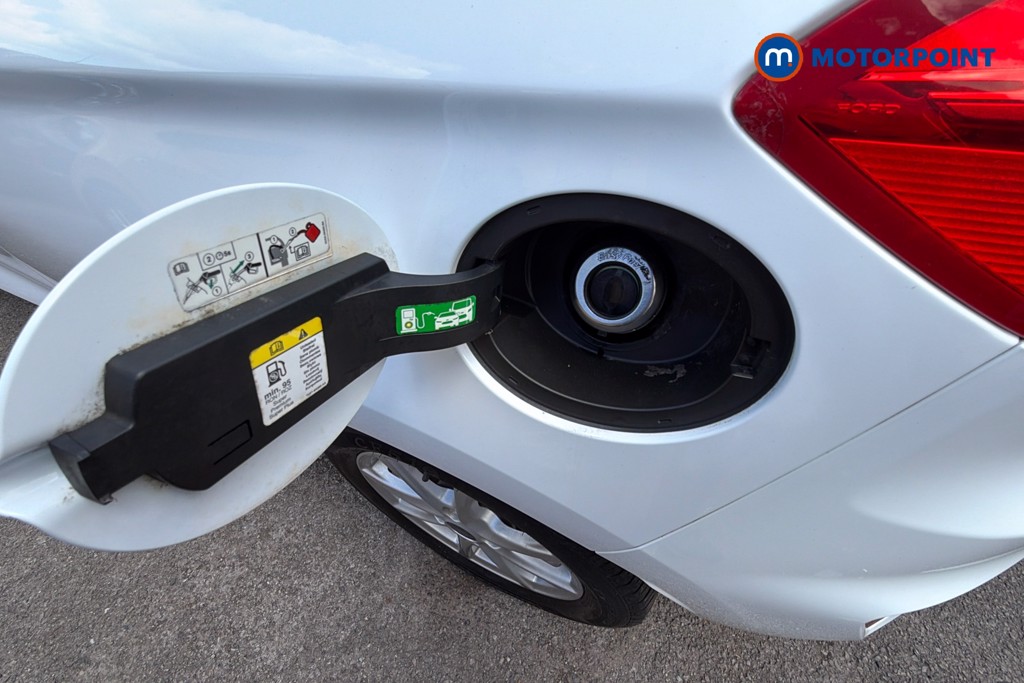Ford Fiesta Zetec Manual Petrol Hatchback - Stock Number (1629259) - 41st supplementary image