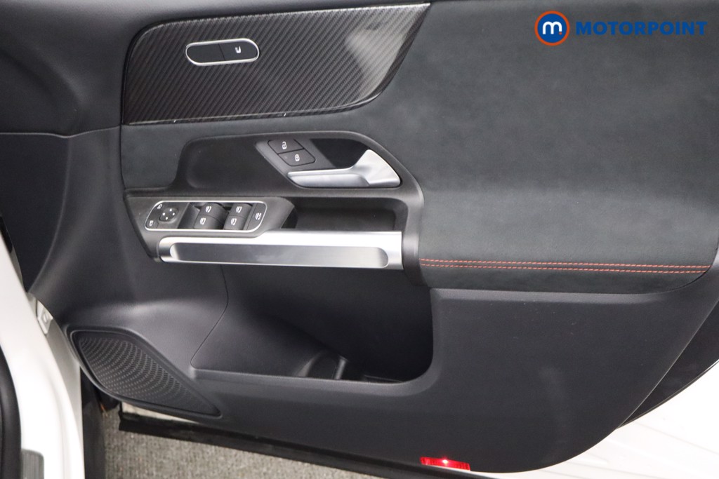 Mercedes-Benz GLB Amg Line Automatic Petrol SUV - Stock Number (1633747) - 10th supplementary image