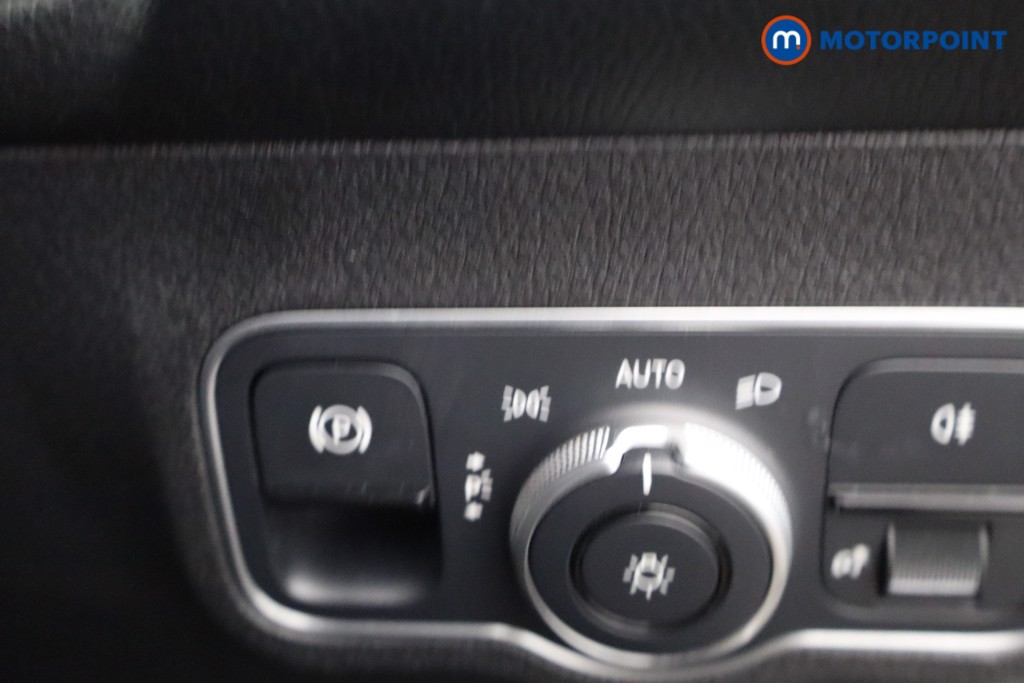 Mercedes-Benz GLB Amg Line Automatic Petrol SUV - Stock Number (1633747) - 14th supplementary image