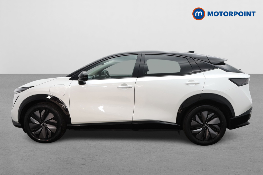 Nissan Juke Tekna Manual Diesel SUV - Stock Number (1633893) - Passenger side
