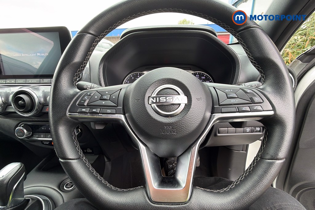 Nissan Juke N-Connecta Automatic Petrol SUV - Stock Number (1634190) - 5th supplementary image