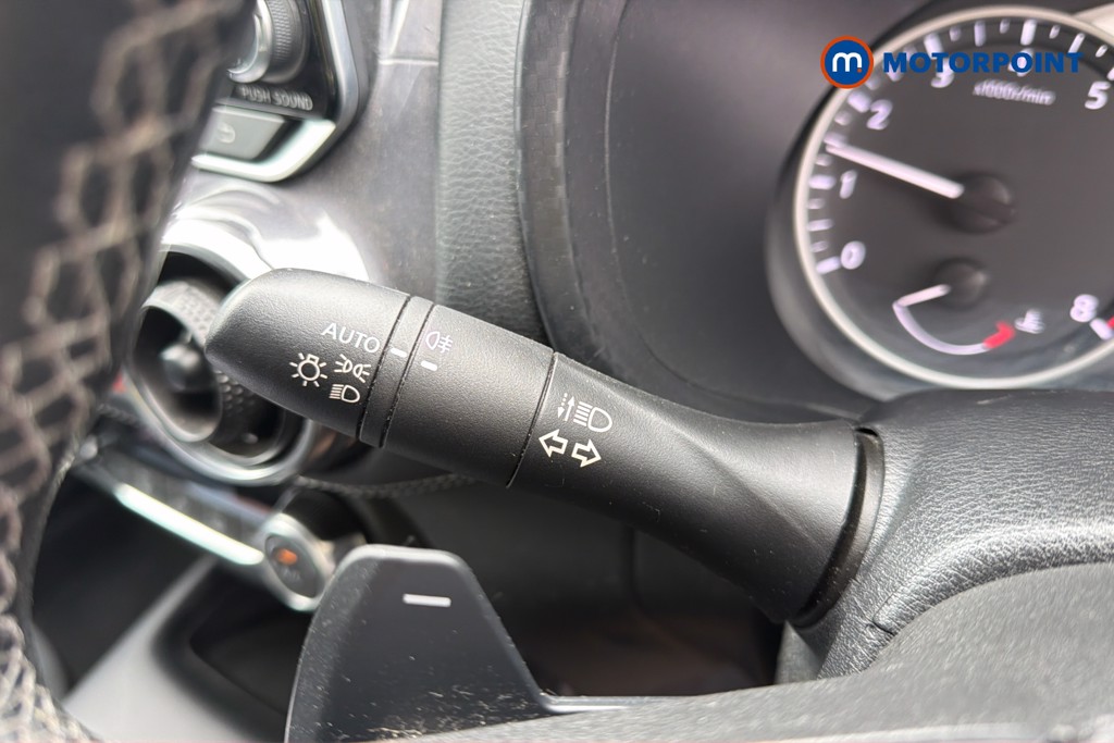 Nissan Juke N-Connecta Automatic Petrol SUV - Stock Number (1634190) - 6th supplementary image