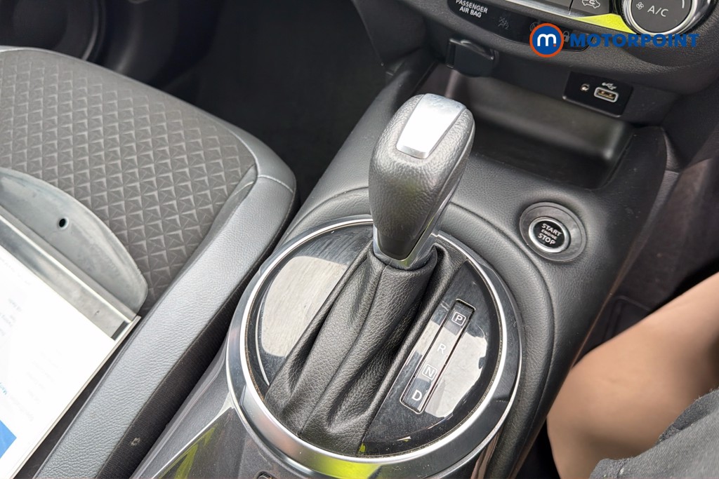 Nissan Juke N-Connecta Automatic Petrol SUV - Stock Number (1634190) - 15th supplementary image