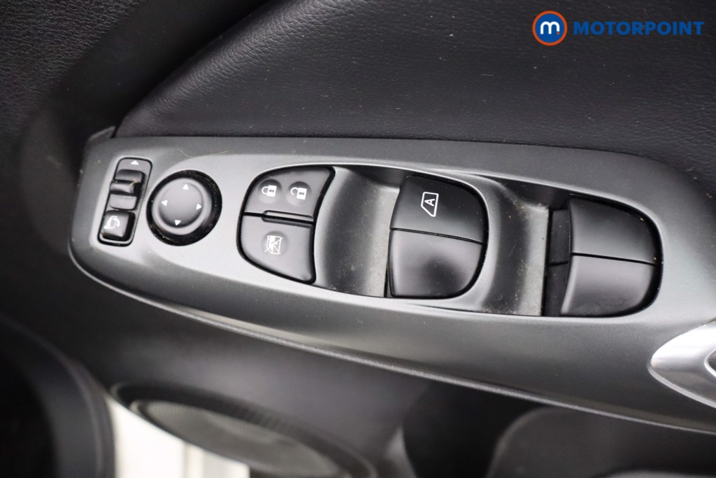 Nissan Juke Acenta Premium Manual Petrol SUV - Stock Number (1636194) - 11th supplementary image