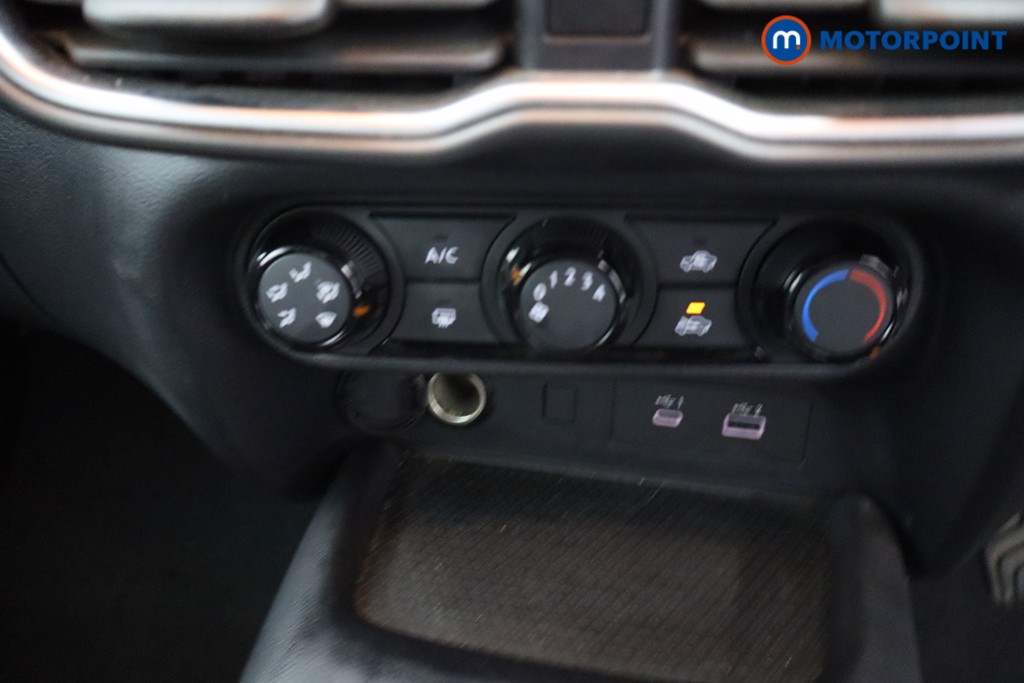 Nissan Juke Acenta Premium Manual Petrol SUV - Stock Number (1636194) - 17th supplementary image