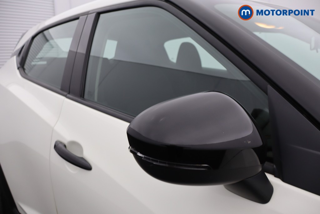 Nissan Juke Acenta Premium Manual Petrol SUV - Stock Number (1636194) - 20th supplementary image