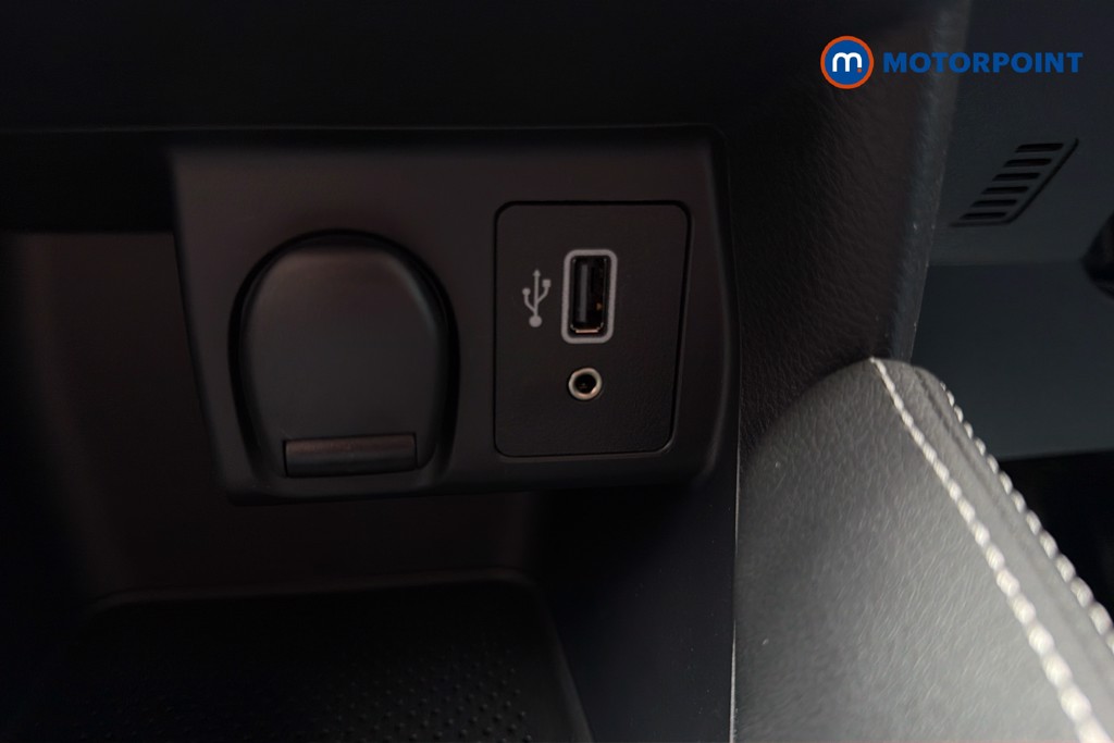 Nissan Micra Tekna Manual Petrol Hatchback - Stock Number (1636300) - 17th supplementary image