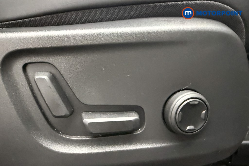 Volvo Xc40 Plus Automatic Petrol SUV - Stock Number (1636624) - 17th supplementary image
