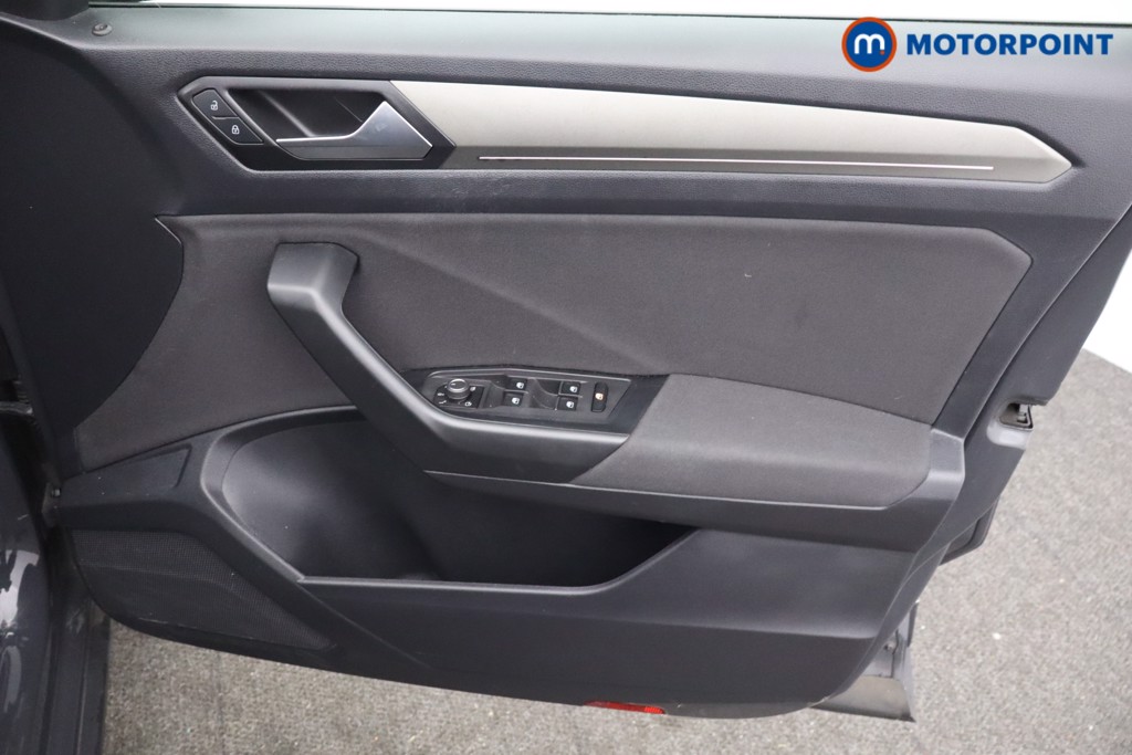 Volkswagen T-Roc Design Manual Diesel SUV - Stock Number (1636655) - 9th supplementary image