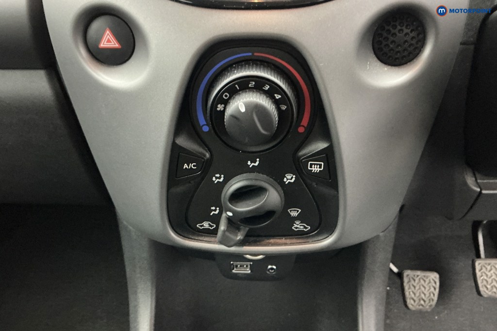 Toyota Aygo X-Play Manual Petrol Hatchback - Stock Number (1637736) - 17th supplementary image