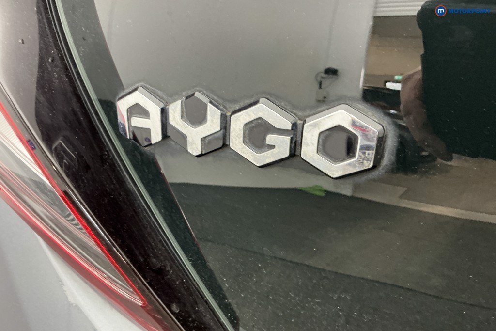 Toyota Aygo X-Play Manual Petrol Hatchback - Stock Number (1637736) - 32nd supplementary image