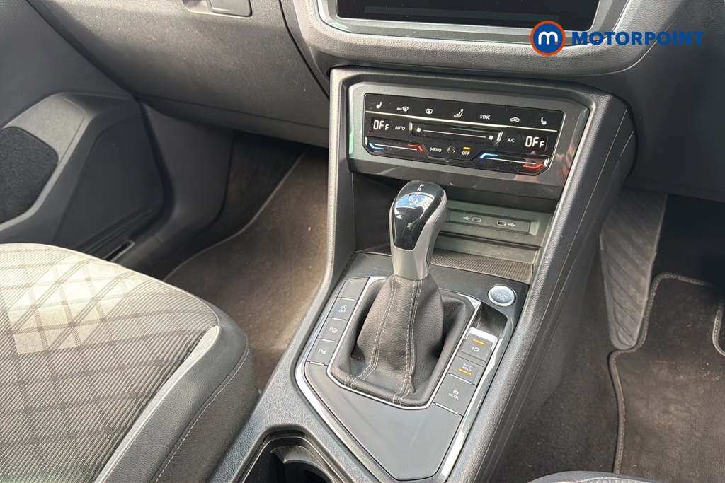 Volkswagen Tiguan R-Line Automatic Petrol SUV - Stock Number (1638200) - 15th supplementary image