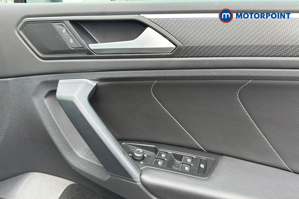 Volkswagen Tiguan R-Line Automatic Petrol SUV - Stock Number (1638200) - 19th supplementary image