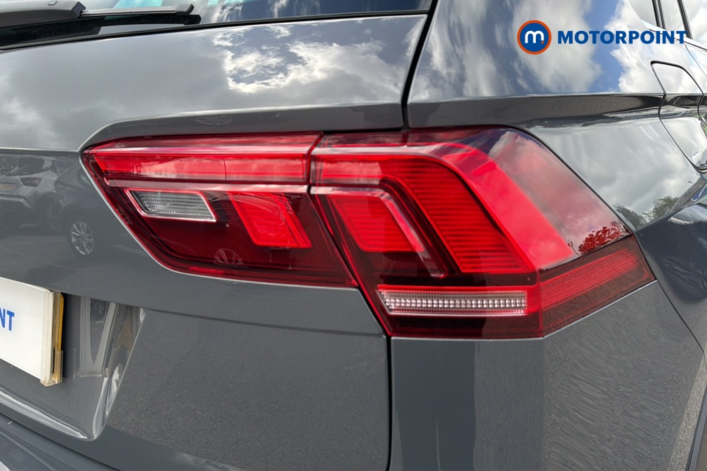Volkswagen Tiguan R-Line Automatic Petrol SUV - Stock Number (1638200) - 36th supplementary image