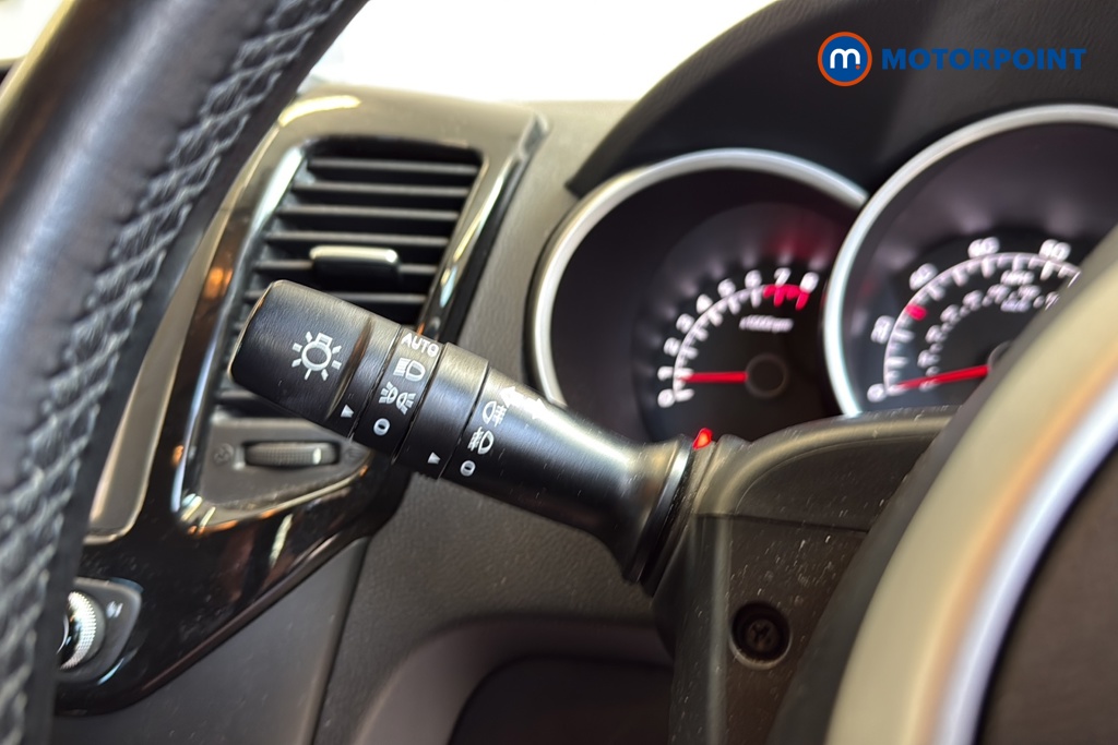 KIA Venga 3 Automatic Petrol People Carrier - Stock Number (1638776) - 5th supplementary image