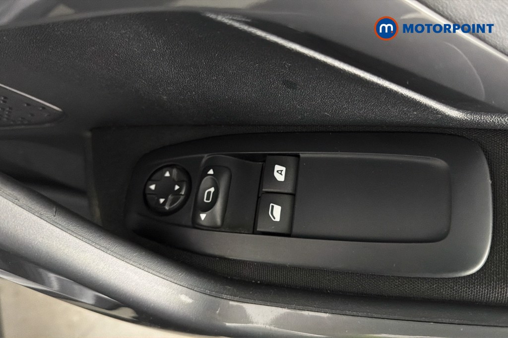 Peugeot 2008 Active Manual Petrol SUV - Stock Number (1639003) - 20th supplementary image