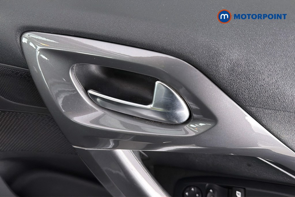 Peugeot 2008 Active Manual Petrol SUV - Stock Number (1639003) - 42nd supplementary image