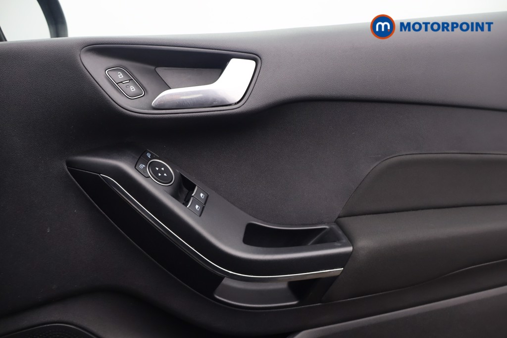 Ford Fiesta Zetec Manual Petrol Hatchback - Stock Number (1639059) - 9th supplementary image