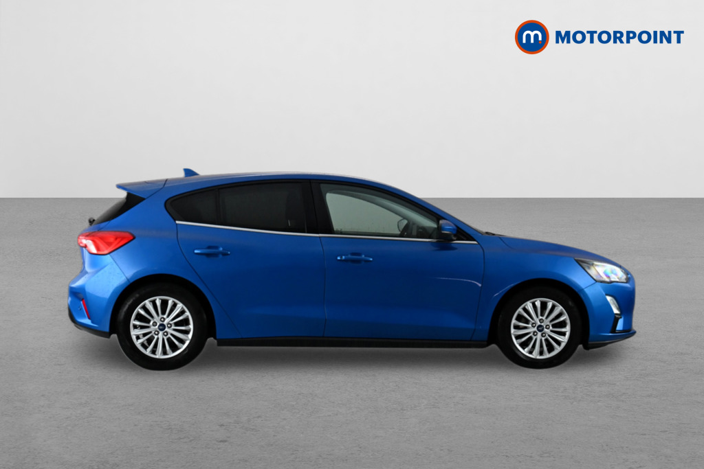 Ford Focus Titanium Manual Petrol Hatchback - Stock Number (1639150) - Drivers side