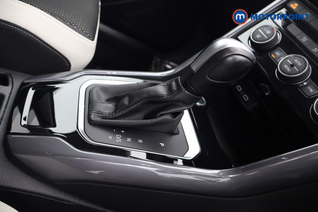 Volkswagen T-Roc SEL Automatic Petrol SUV - Stock Number (1639851) - 7th supplementary image