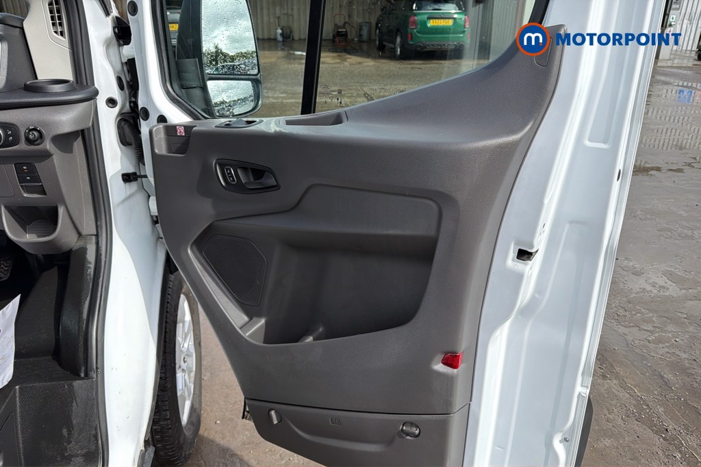 Ford Transit Limited Automatic Diesel Medium Roof Van - Stock Number (1639922) - 19th supplementary image