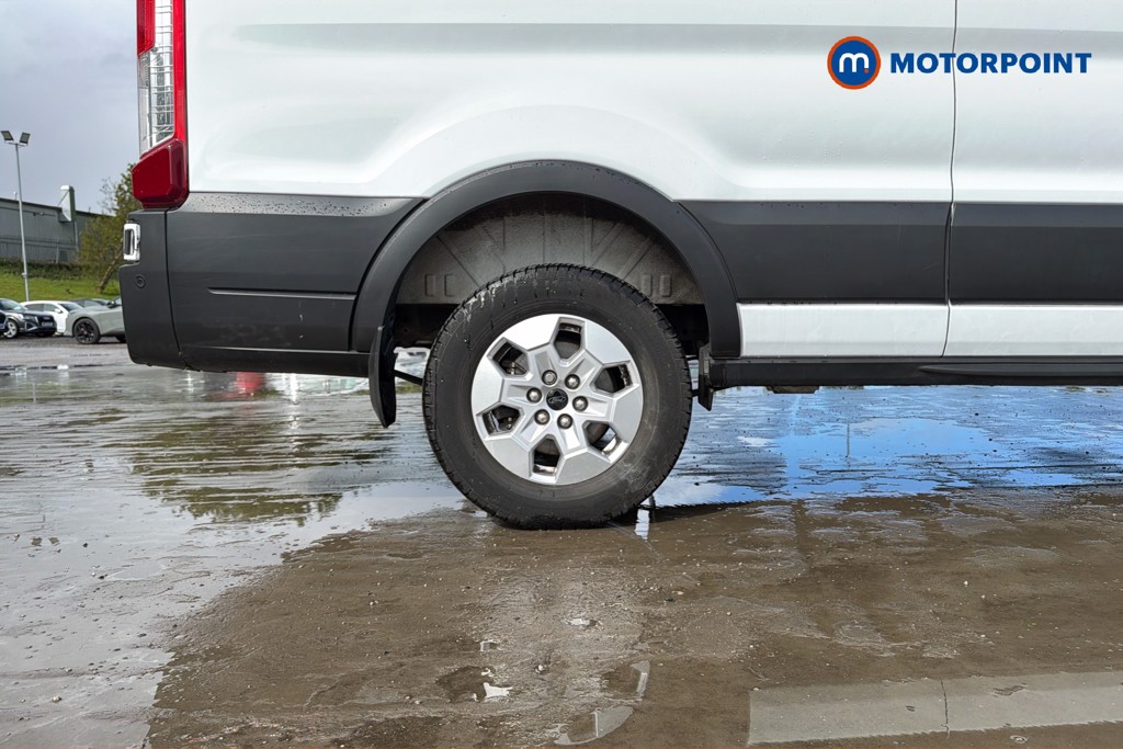 Ford Transit Limited Automatic Diesel Medium Roof Van - Stock Number (1639922) - 49th supplementary image
