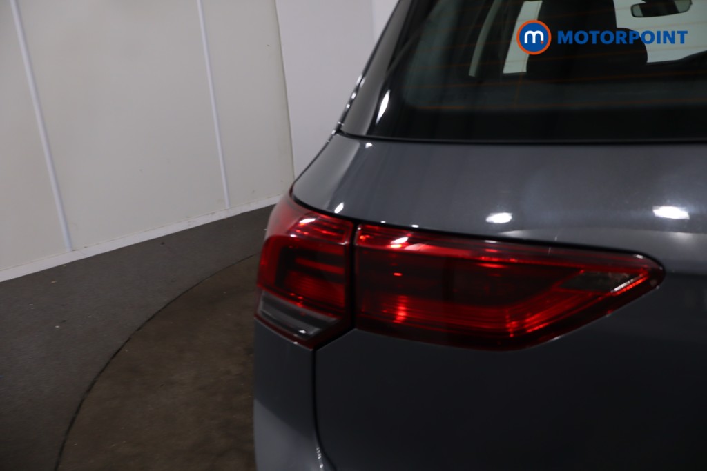 Volkswagen Golf Life Automatic Diesel Hatchback - Stock Number (1640245) - 34th supplementary image