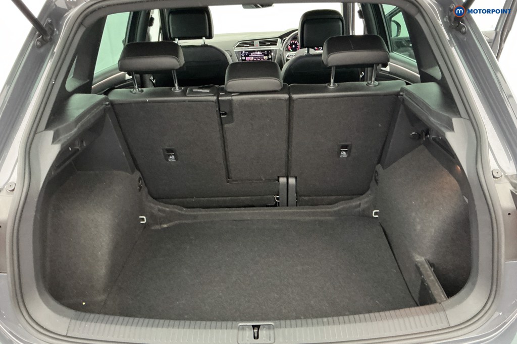 Volkswagen Tiguan R-Line Automatic Petrol SUV - Stock Number (1640544) - 3rd supplementary image