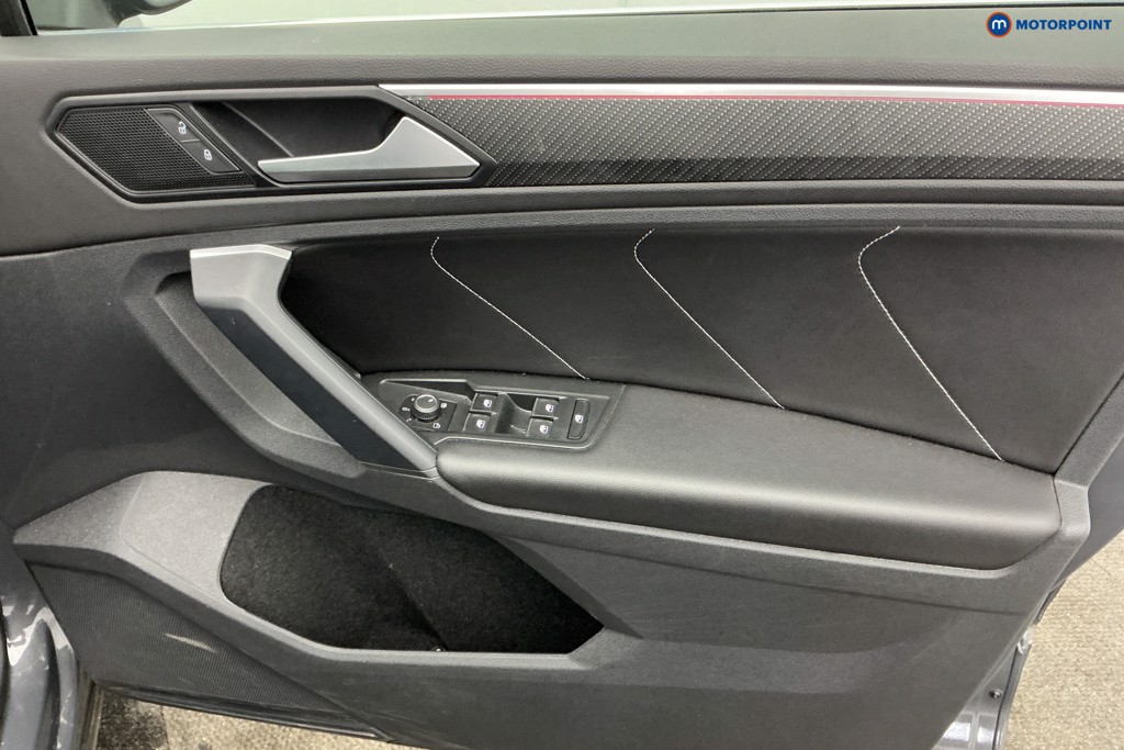 Volkswagen Tiguan R-Line Automatic Petrol SUV - Stock Number (1640544) - 22nd supplementary image