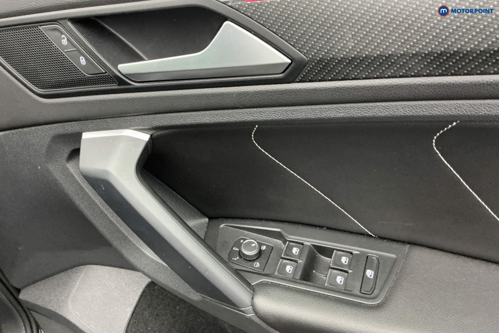 Volkswagen Tiguan R-Line Automatic Petrol SUV - Stock Number (1640544) - 23rd supplementary image