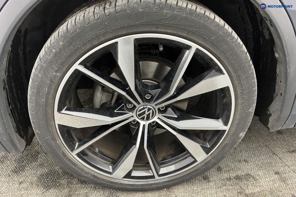 Volkswagen Tiguan R-Line Automatic Petrol SUV - Stock Number (1640544) - 32nd supplementary image