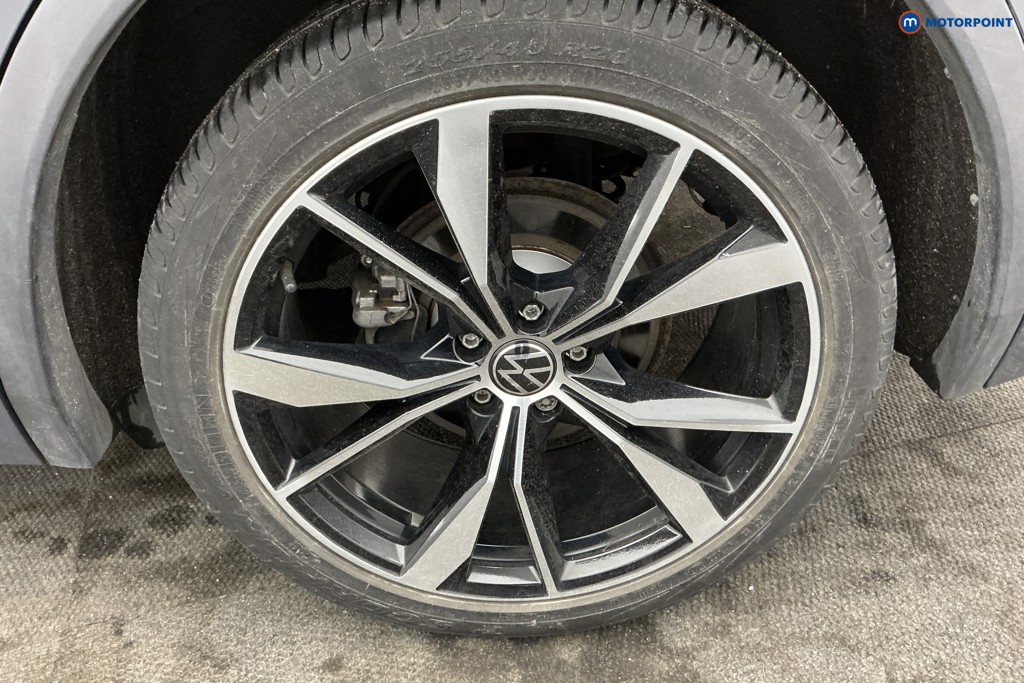 Volkswagen Tiguan R-Line Automatic Petrol SUV - Stock Number (1640544) - 33rd supplementary image